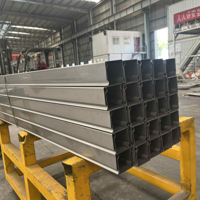 Aankoop zelfborgende kabelgoten