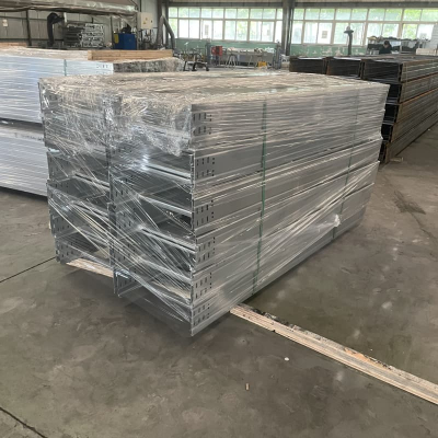 Aanpassing van aluminium kabelgoten