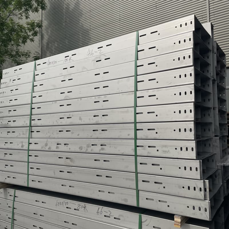 Brug met stalen structuur